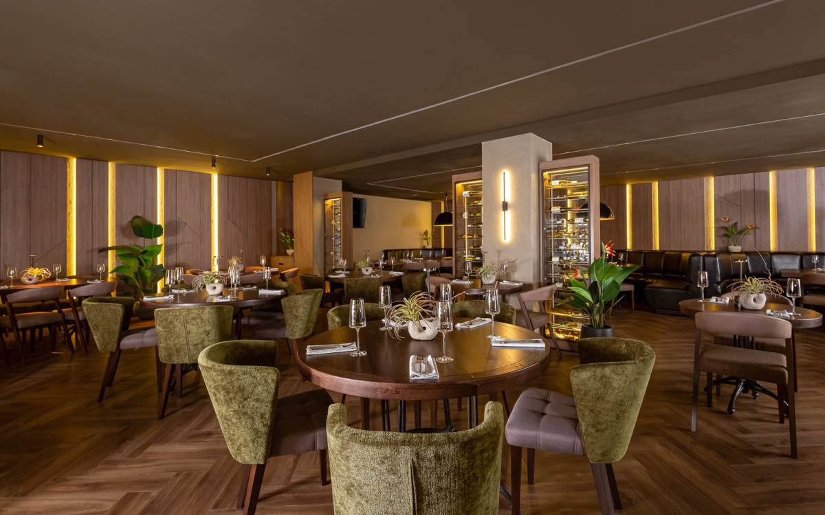 Nerpa Bar & Restaurant
